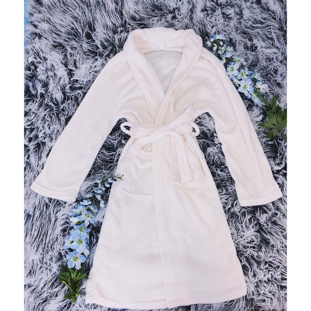 ☀️BRAND NEW☀️ Super Soft Off-White Housecoat Robe